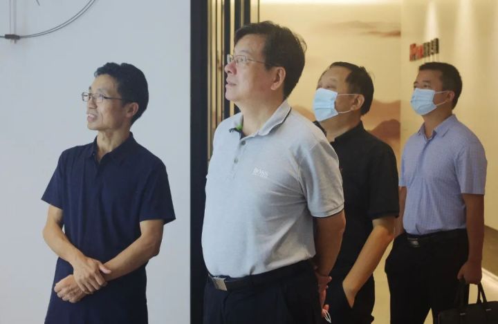 文化引領，振興湘商——湖南省政協(xié)副主席、省工商聯(lián)主席張健調研鴻揚集團