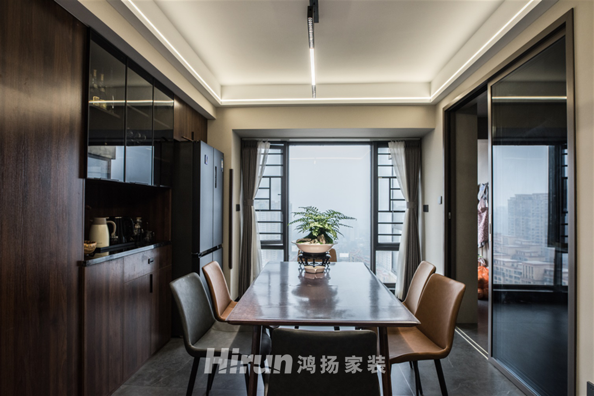 中航翡翠灣138㎡雅致現(xiàn)代三居室 裝修案例效果圖-1